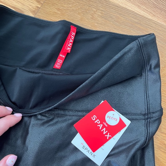 SPANX Faux Leather Leggings Medium Petite NWT - Picture 5 of 5